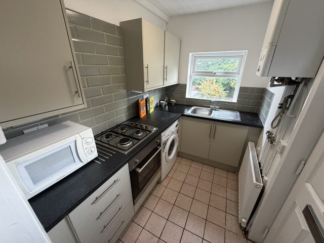 Room Burns Road in Sheffield