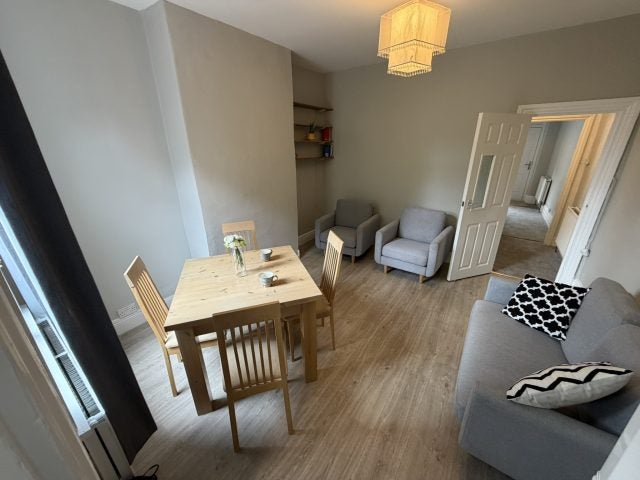 Room Burns Road in Sheffield