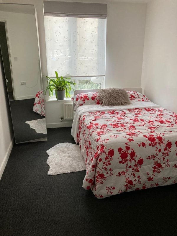 Room Gareth Drive in Greater London