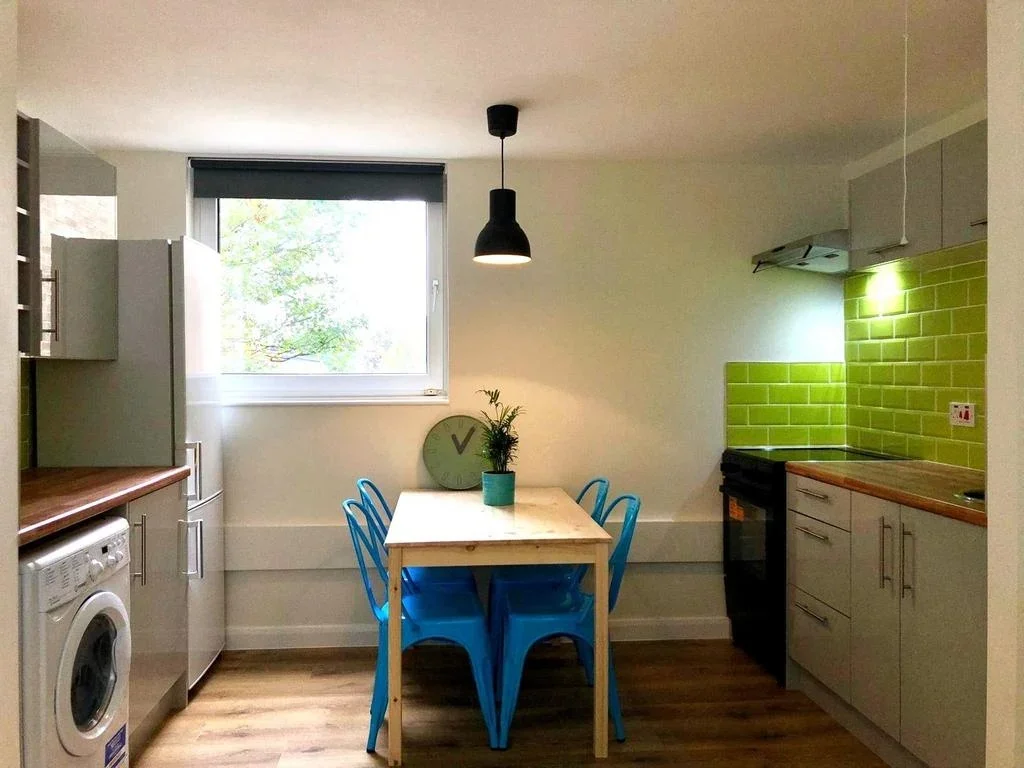 Flat Carnarvon Road in Greater London