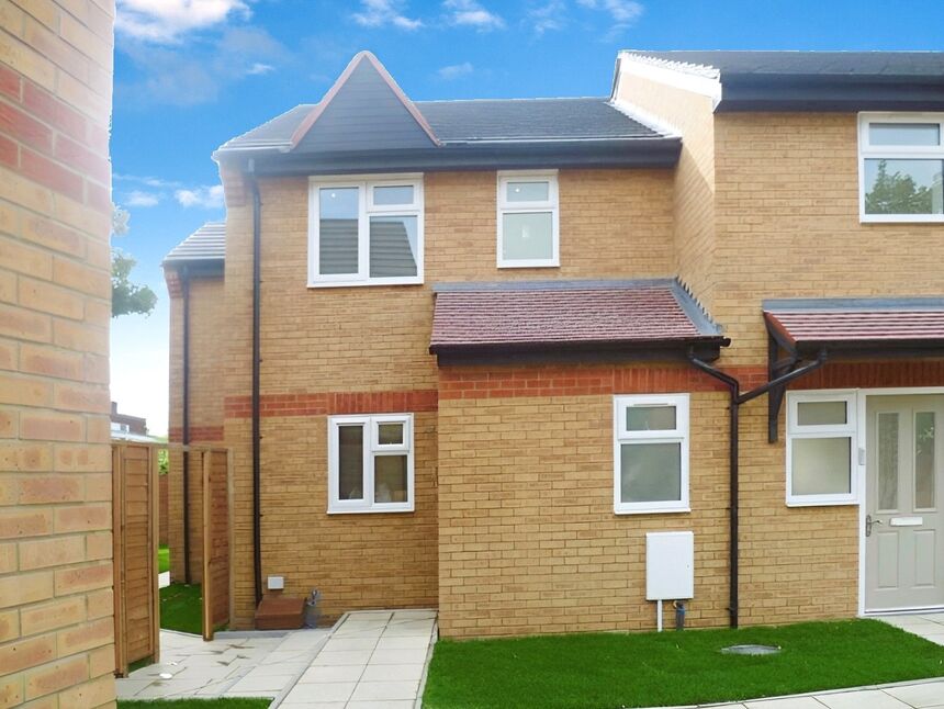 House Oak View in Borough of Runnymede
