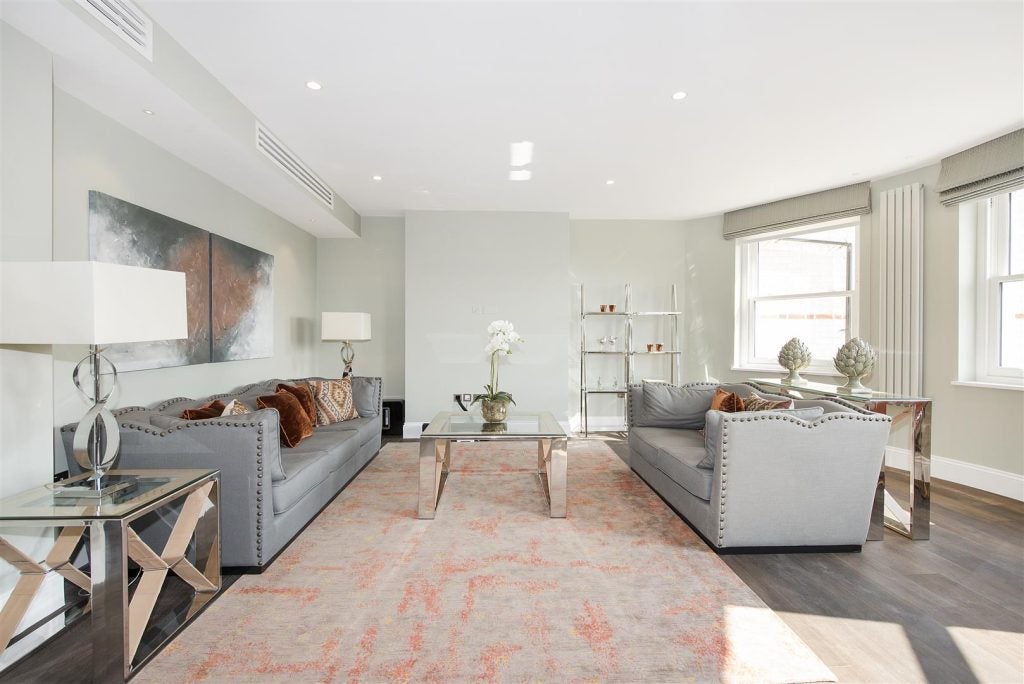 Flat Arkwright Road in Greater London