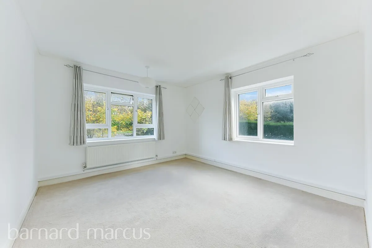 Flat Greystoke Gardens in Greater London