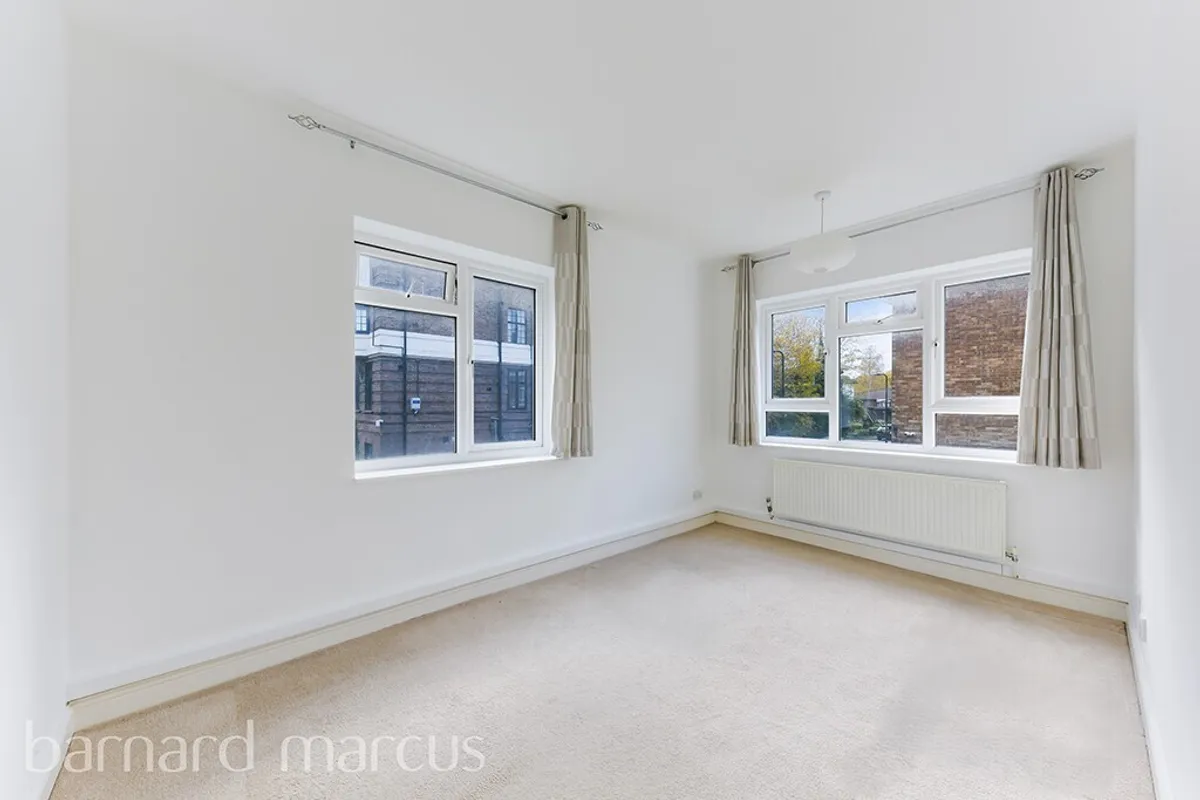 Flat Greystoke Gardens in Greater London