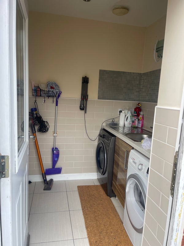 Room John Hall Close in Bristol