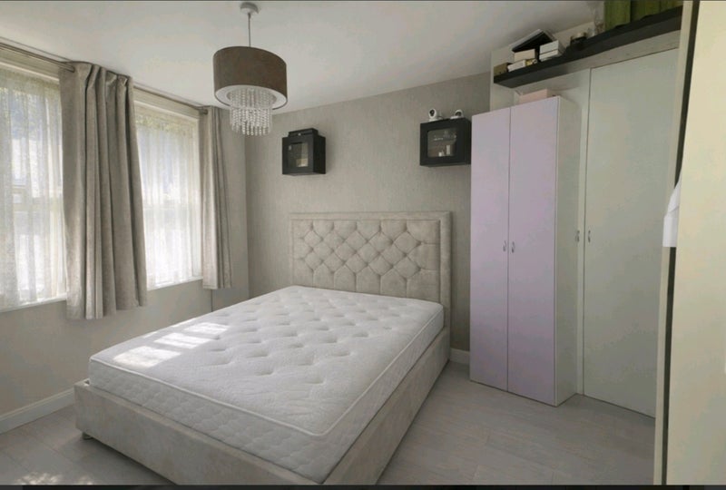 Room Birkbeck Avenue in Greater London