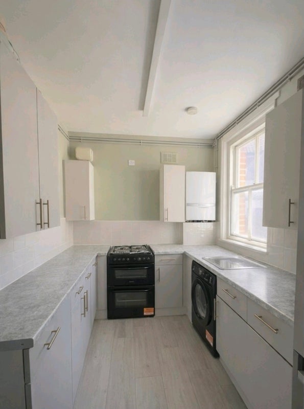 Room Birkbeck Avenue in Greater London