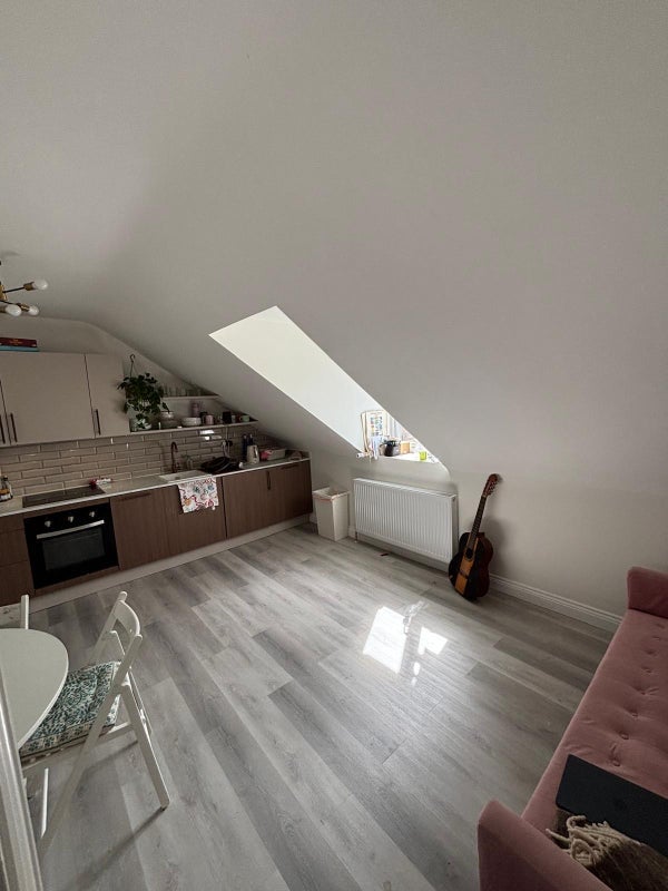 Room Seven Sisters Road in Greater London