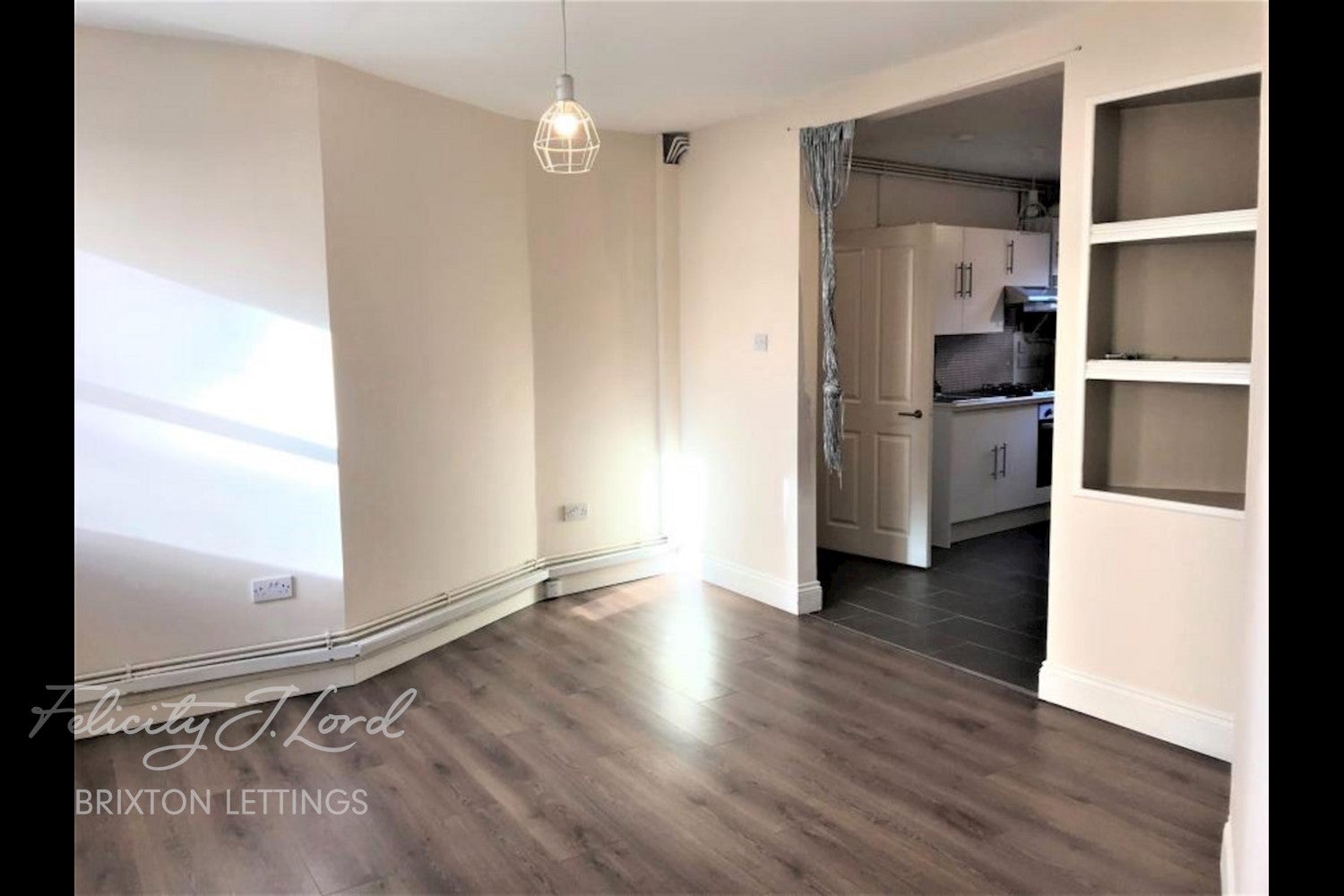Flat Stockwell Green in Greater London