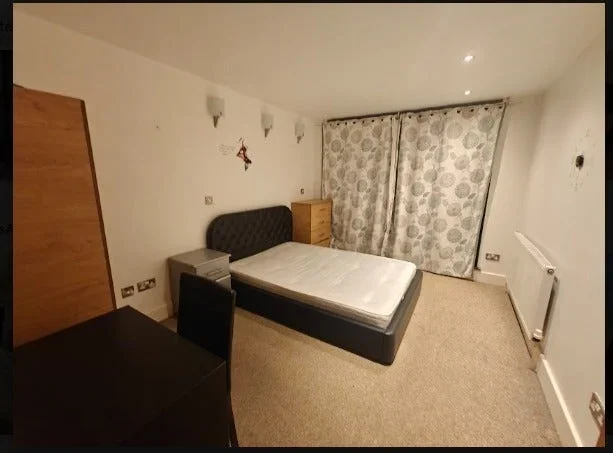 Room Green Street in Greater London