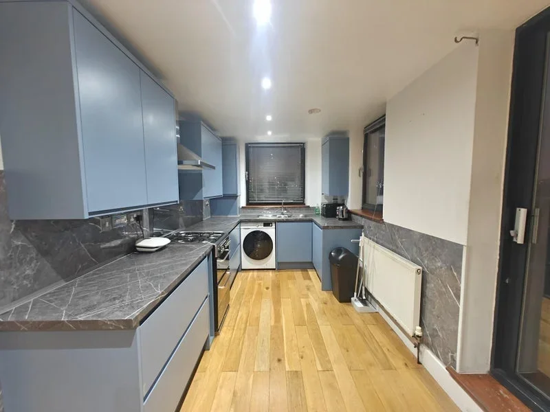 Room Green Street in Greater London