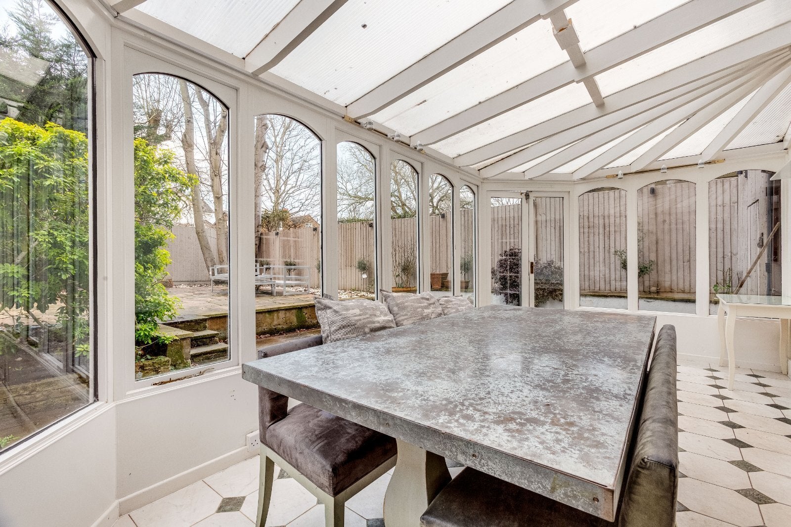 Flat Marlborough Road in Greater London