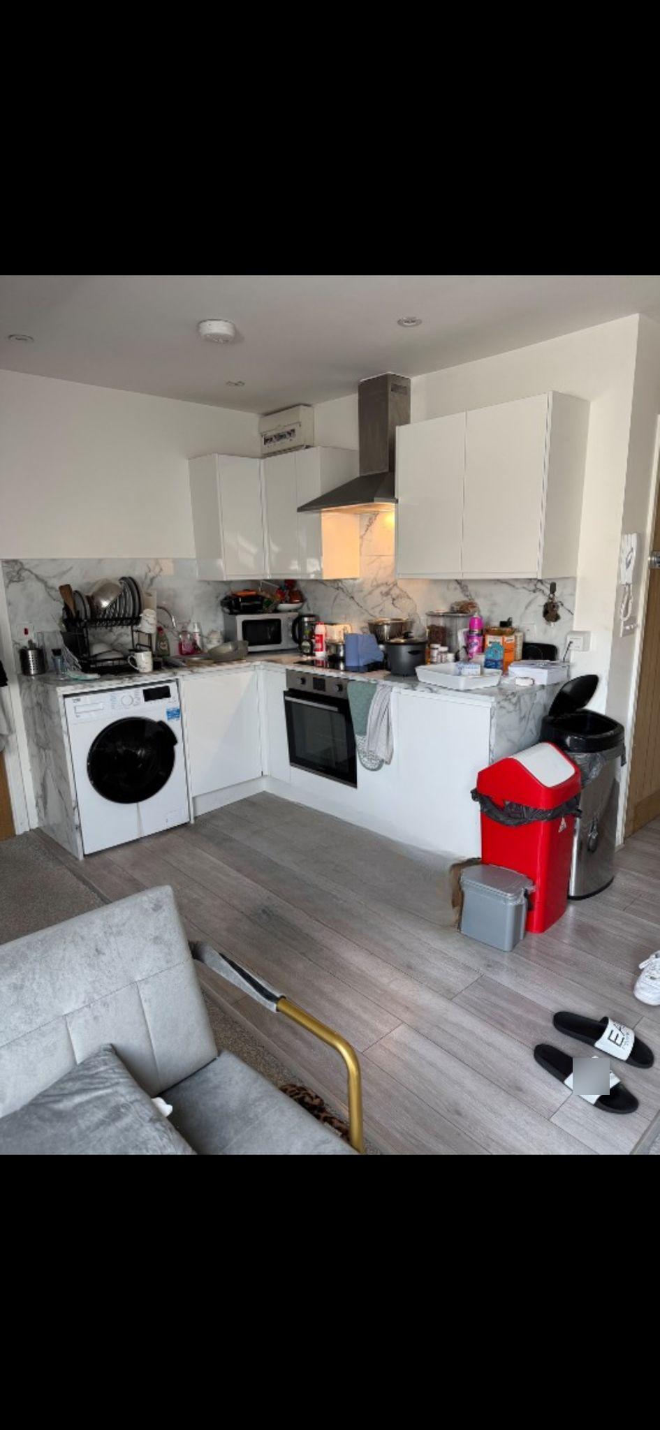 Flat Totteridge Avenue in High Wycombe