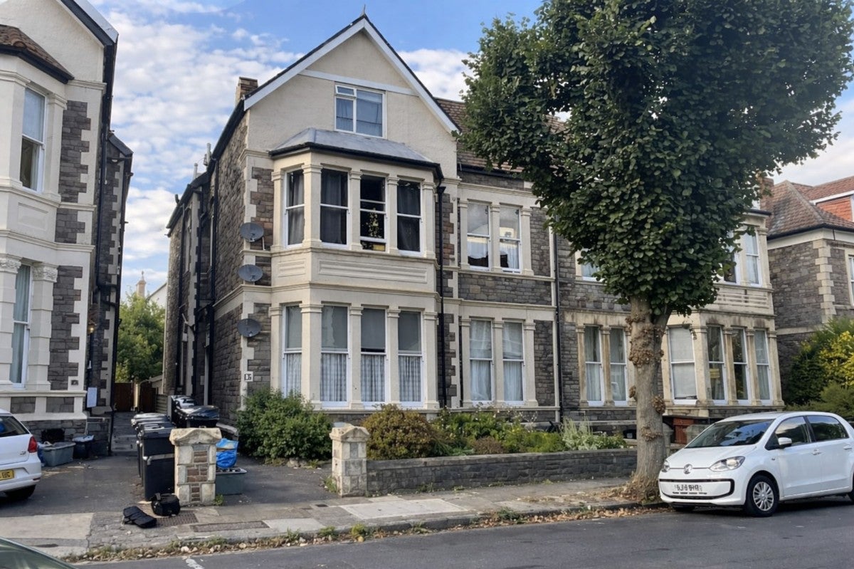 Flat Blenheim Road in Bristol
