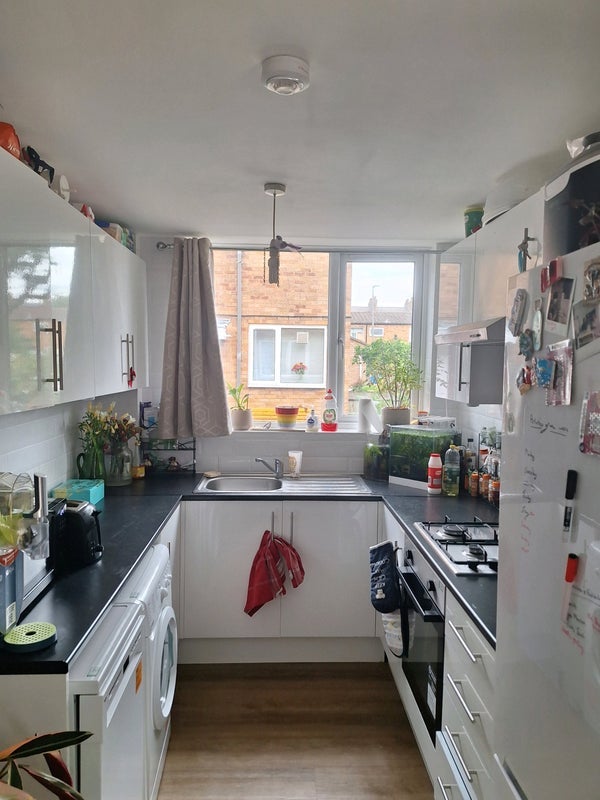 Room Dunston Road in Greater London
