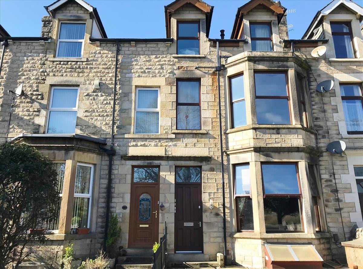 Flat Halton Road in Halton-With-Aughton