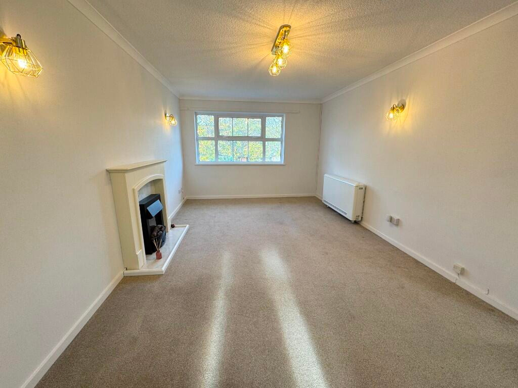 Flat Mallaby Close in Metropolitan Borough of Solihull