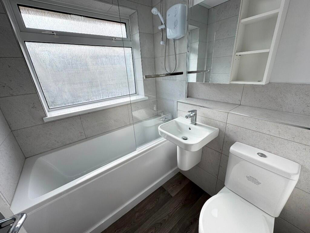 Flat Mallaby Close in Metropolitan Borough of Solihull