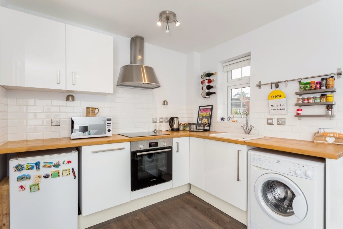 Flat Finnart Close in Elmbridge