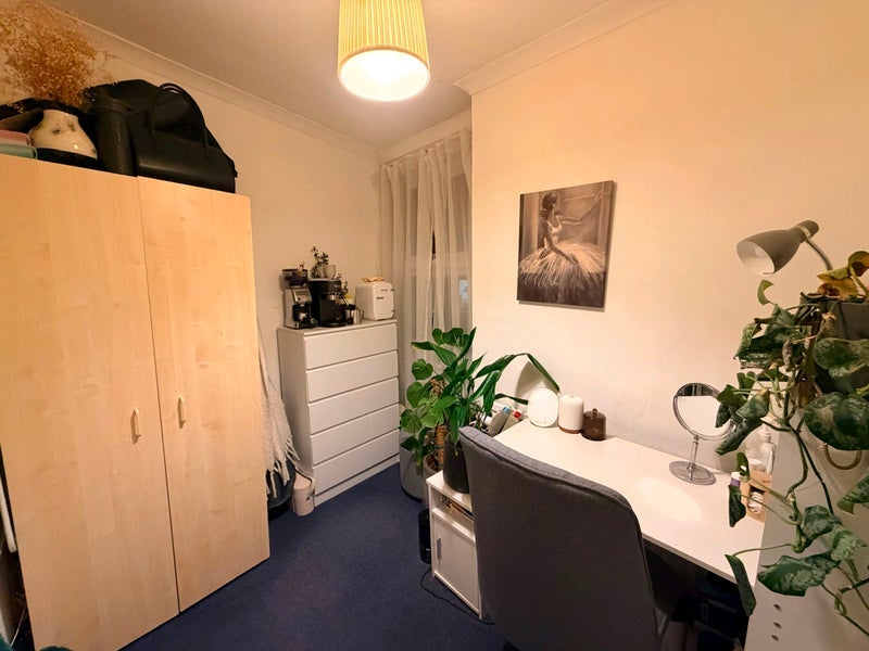House Dollis Road in Greater London