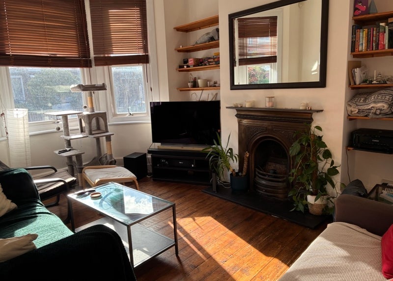 Room Dollis Road in Greater London