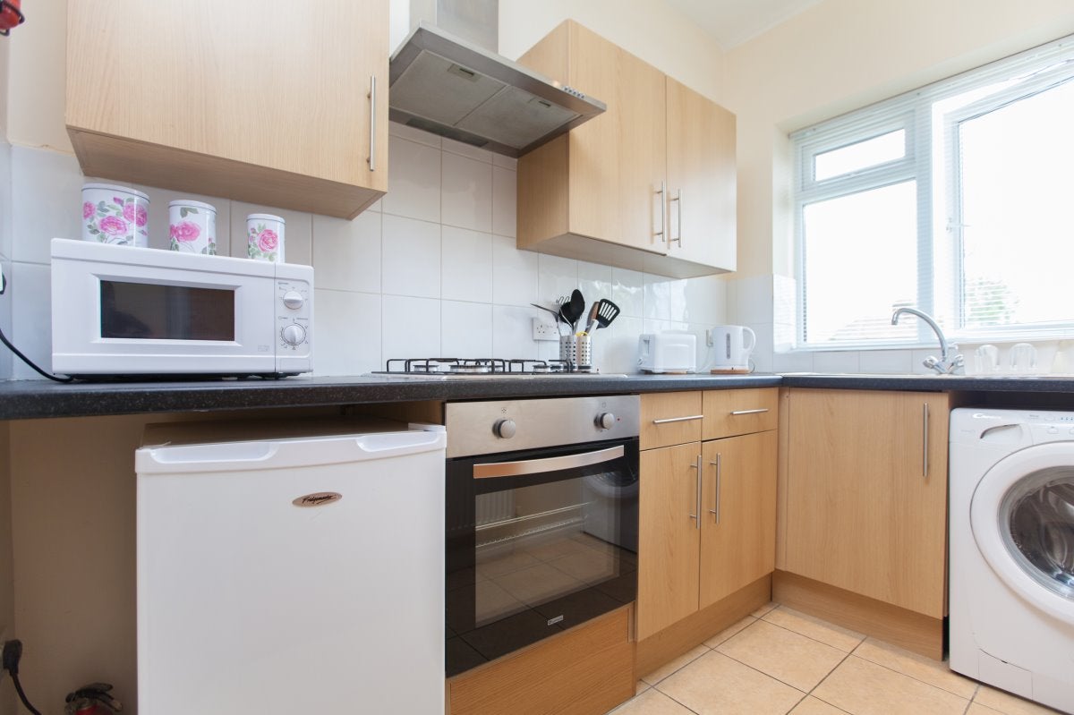 Flat Rusland Park Road in Greater London