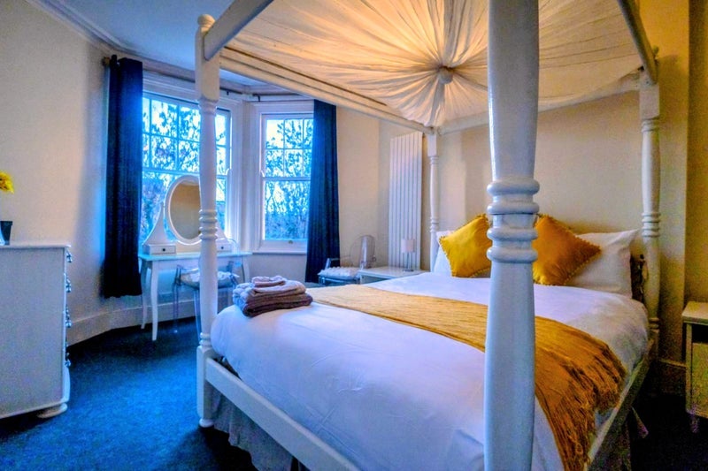 Room Riggindale Road in Greater London