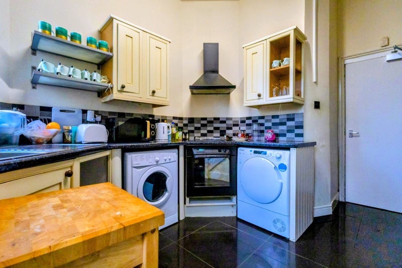 Room Riggindale Road in Greater London