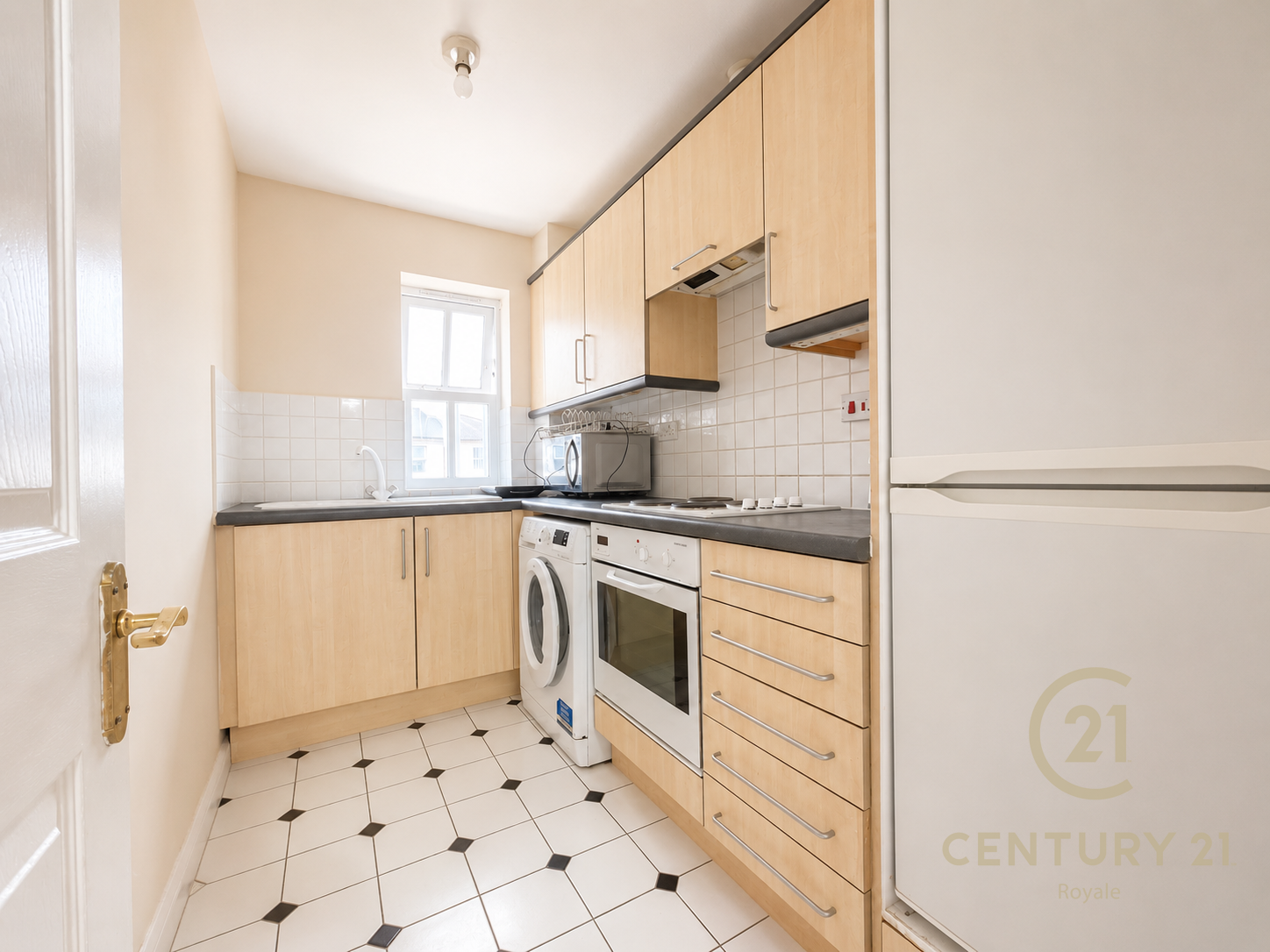 Flat Surbiton Road in Greater London