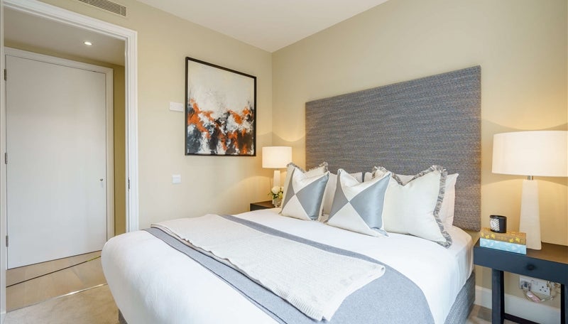 Flat Westferry Circus in Greater London