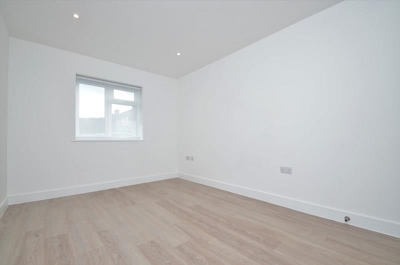 Flat The Point in Greater London