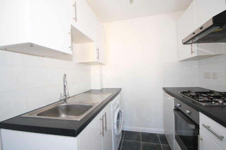 Flat South Road in Woking