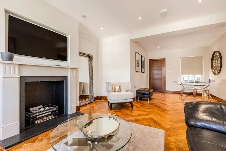 Flat Fulham Road in Greater London