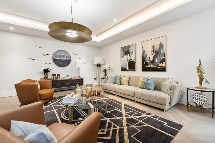 Flat Gatliff Road in City of Westminster