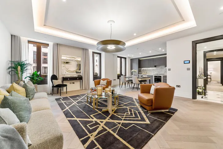 Flat Gatliff Road in City of Westminster