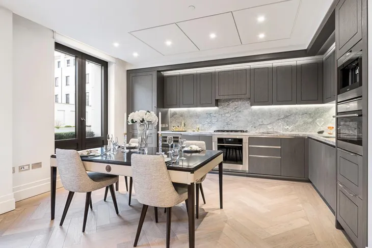 Flat Gatliff Road in City of Westminster