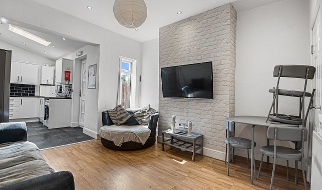 Flat Lancing Road in Sheffield