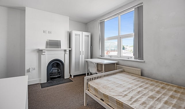 Flat Lancing Road in Sheffield