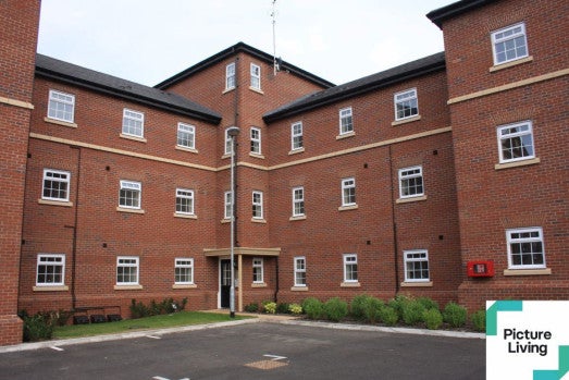 Flat Saint Georges Parkway in Stafford