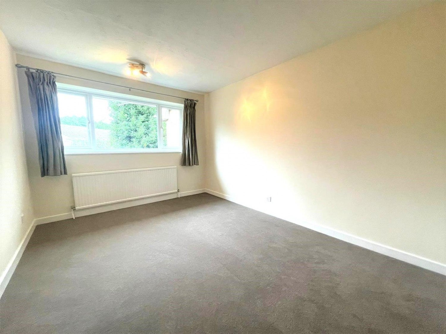 House Wilton Court in Rushmoor