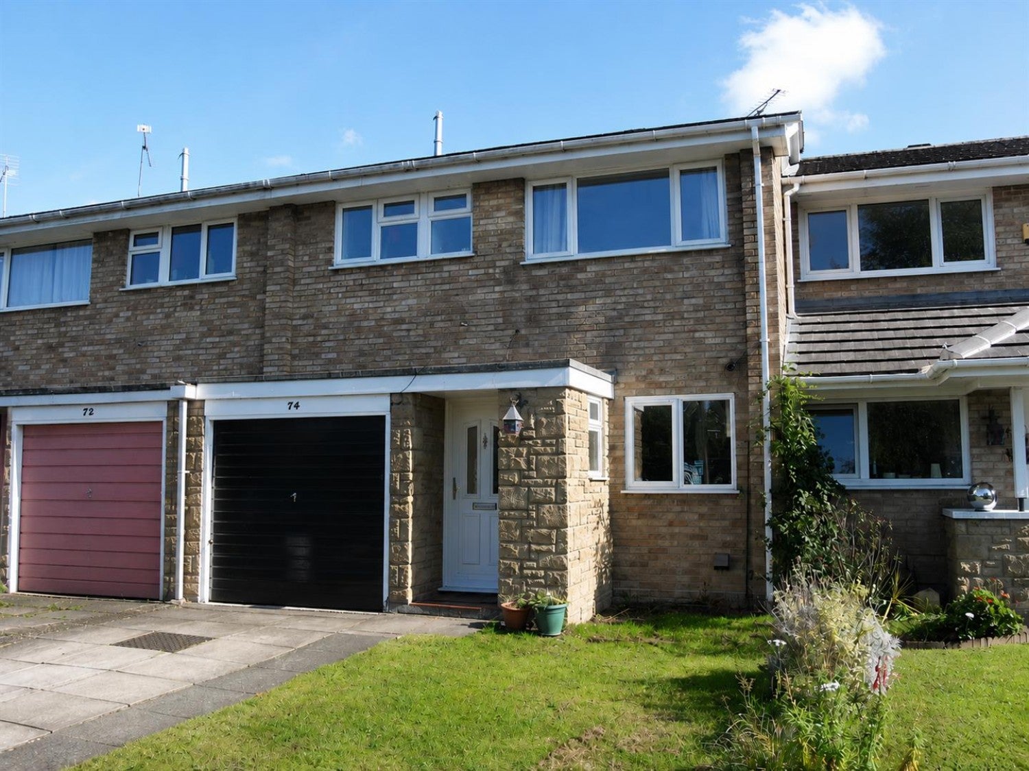 House Wilton Court in Rushmoor