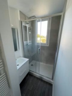 Room Rue des Treilles in Libourne