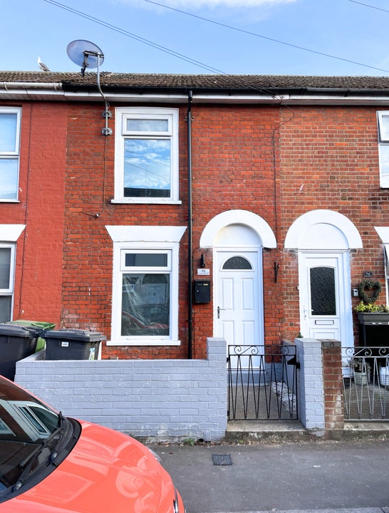 House Lower Cliff Road in Gorleston-on-Sea