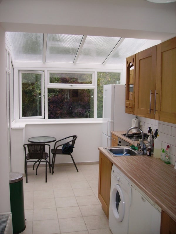 Room Dartmouth Road in Manchester