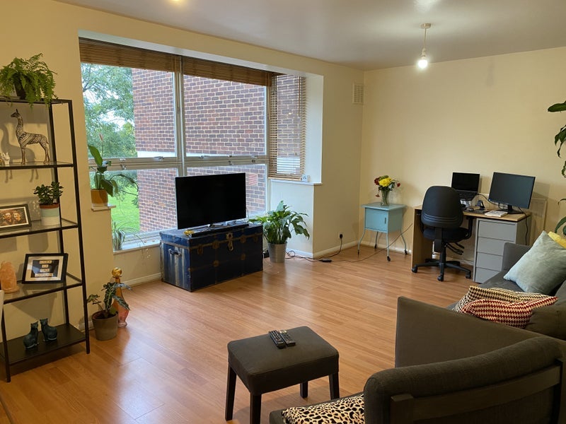 Room Iona Close in Greater London