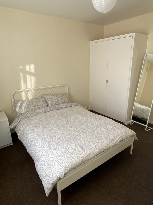 Room Iona Close in Greater London