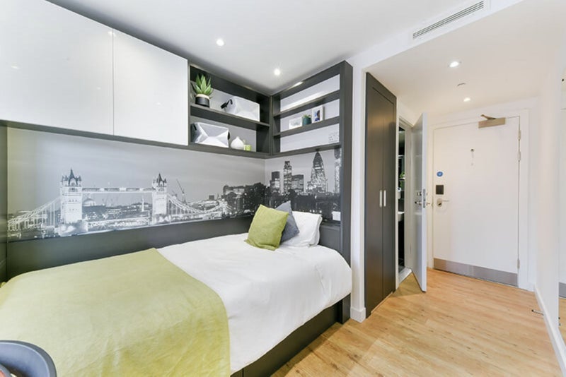 Room Canal Reach in Greater London