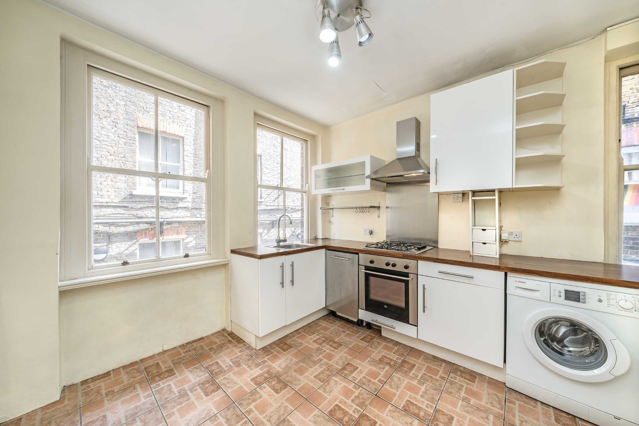 Flat Colehill Gardens in Greater London