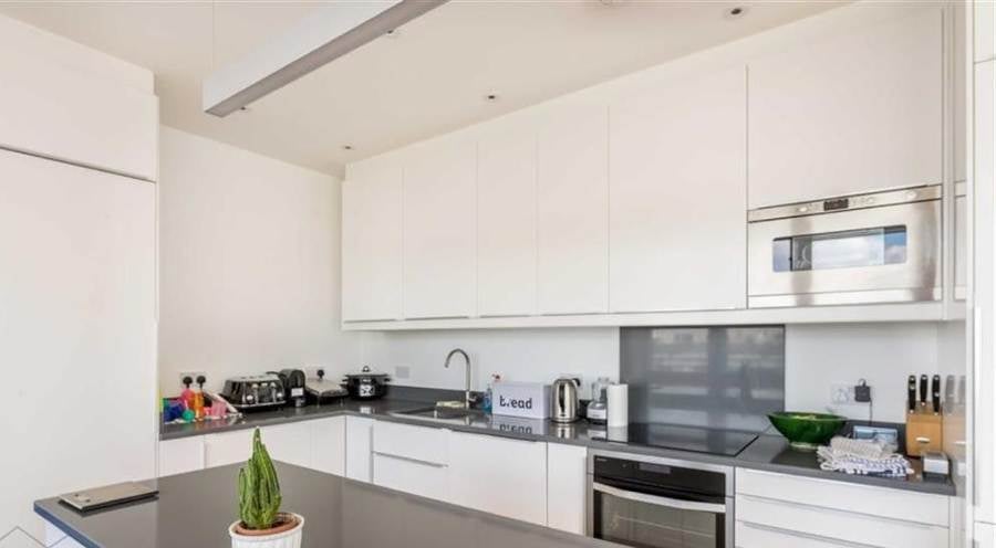 Flat Newington Causeway in Greater London