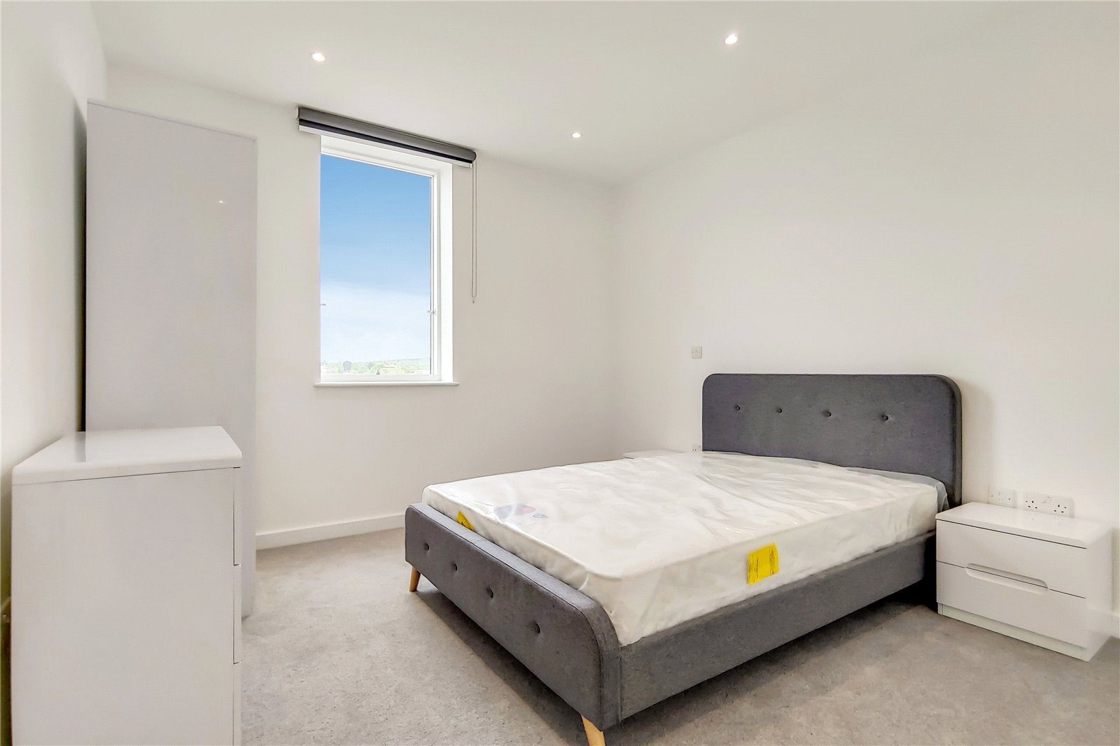 Flat Purley Way in Greater London